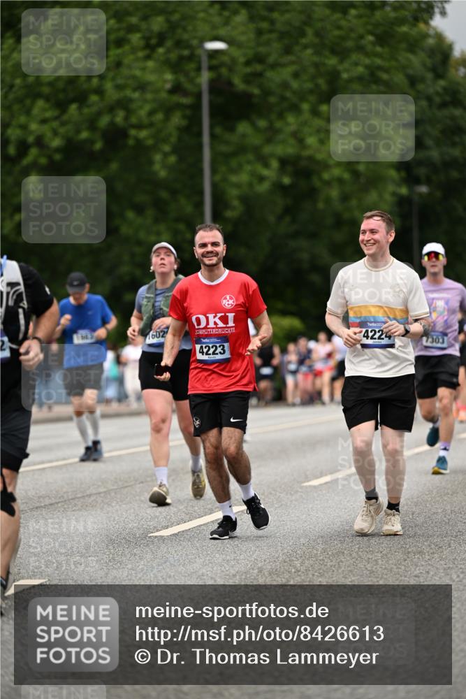 29.06.2025 - hella hamburg halbmarathon Dr. Thomas Lammeyer http://msf.ph/oto/8426613 29.06.2025 10:50:31 Kennedybrücke 1060, 1421, 1426, 1695, 1854, 1983, 2008, 2217, 2398, 2917, 3160, 3164, 4099, 4102, 4223, 4224, 5044, 6124, 6161, 6393, 6788, 6980, 7303, 7530, 7983, 8477, 10230, 10367, 10812, 11393 meine-sportfotos.de