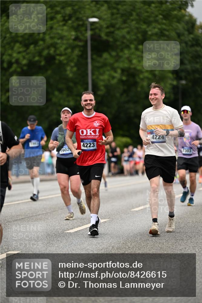 29.06.2025 - hella hamburg halbmarathon Dr. Thomas Lammeyer http://msf.ph/oto/8426615 29.06.2025 10:50:31 Kennedybrücke 1060, 1421, 1426, 1695, 1854, 1983, 2008, 2217, 2398, 2917, 3160, 3164, 4099, 4102, 4223, 4224, 5044, 6124, 6161, 6393, 6788, 6980, 7303, 7530, 7983, 8477, 10230, 10367, 10812, 11393 meine-sportfotos.de