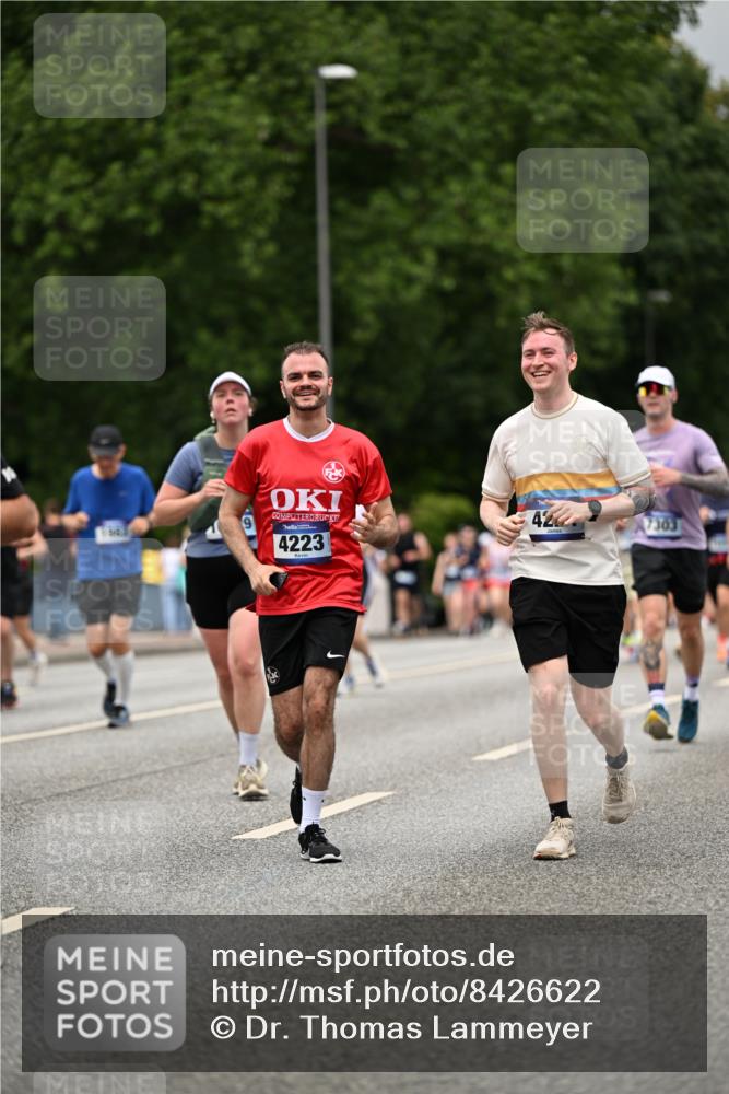 29.06.2025 - hella hamburg halbmarathon Dr. Thomas Lammeyer http://msf.ph/oto/8426622 29.06.2025 10:50:31 Kennedybrücke 1060, 1421, 1426, 1695, 1854, 1983, 2008, 2217, 2398, 2917, 3160, 3164, 4099, 4102, 4223, 4224, 5044, 6124, 6161, 6393, 6788, 6980, 7303, 7530, 7983, 8477, 10230, 10367, 10812, 11393 meine-sportfotos.de