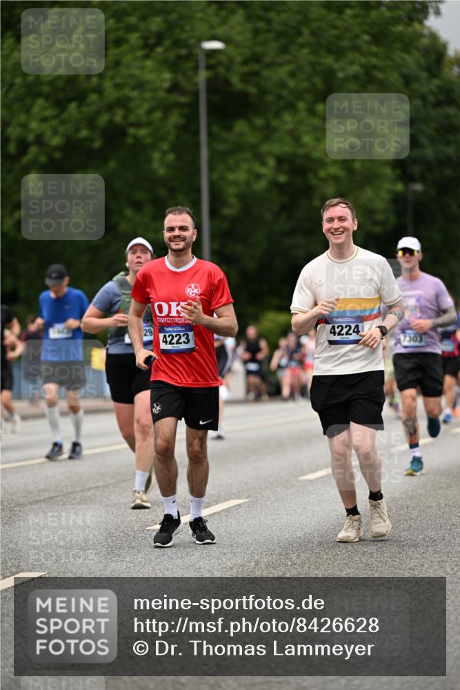 29.06.2025 - hella hamburg halbmarathon Dr. Thomas Lammeyer http://msf.ph/oto/8426628 29.06.2025 10:50:31 Kennedybrücke 1060, 1421, 1426, 1695, 1854, 1983, 2008, 2217, 2398, 2917, 3160, 3164, 4099, 4102, 4223, 4224, 5044, 6124, 6161, 6393, 6788, 6980, 7303, 7530, 7983, 8477, 10230, 10367, 10812, 11393 meine-sportfotos.de