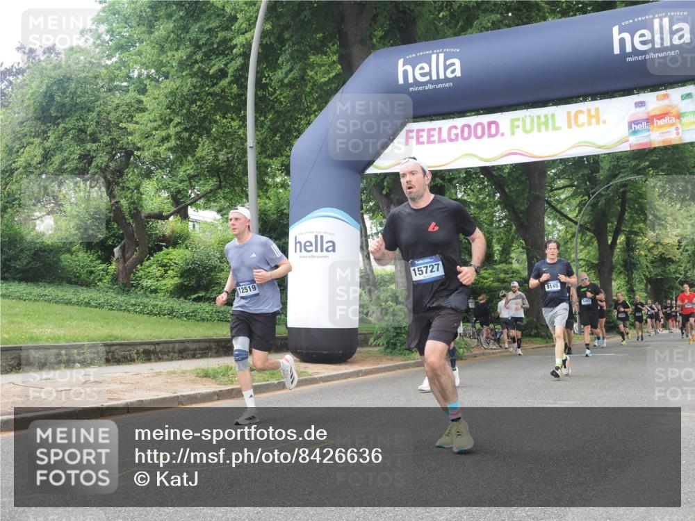 29.06.2025 - hella hamburg halbmarathon KatJ http://msf.ph/oto/8426636 29.06.2025 10:39:41 Zwischen KM18-KM19 1683, 4121, 8172 meine-sportfotos.de
