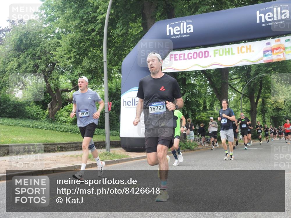 29.06.2025 - hella hamburg halbmarathon KatJ http://msf.ph/oto/8426648 29.06.2025 10:39:42 Zwischen KM18-KM19 1683, 4121, 5008 meine-sportfotos.de