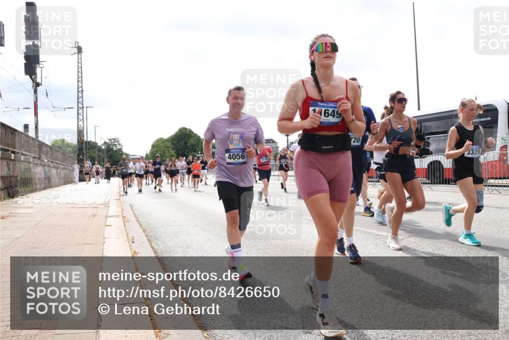 29.06.2025 - hella hamburg halbmarathon Lena Gebhardt http://msf.ph/oto/8426650 29.06.2025 10:43:31 Lombardsbrücke 4056, 8135, 14649, 20, 3329, 1023, 1149, 1155, 1310, 1400, 1467, 1788, 1816, 1878, 2103, 2158, 2267, 2361, 2733, 2971, 3074, 3238, 3329, 3390, 3518, 3597, 3638, 4056, 4177, 4302, 4367, 4680, 4866, 5192, 5201, 5214, 5268, 5370, 5610, 5720, 5755, 6012, 6036, 6096, 6226, 6334, 6440, 6931, 6971, 6973, 7043, 7197, 7205, 7206, 7461, 7489, 7504, 7872, 7926, 8000, 8058, 8135, 8184, 8233, 8408, 8435, 8504, 9072, 9639, 9641, 9644, 9704, 9831, 9976, 10083, 10097, 10200, 10202 meine-sportfotos.de