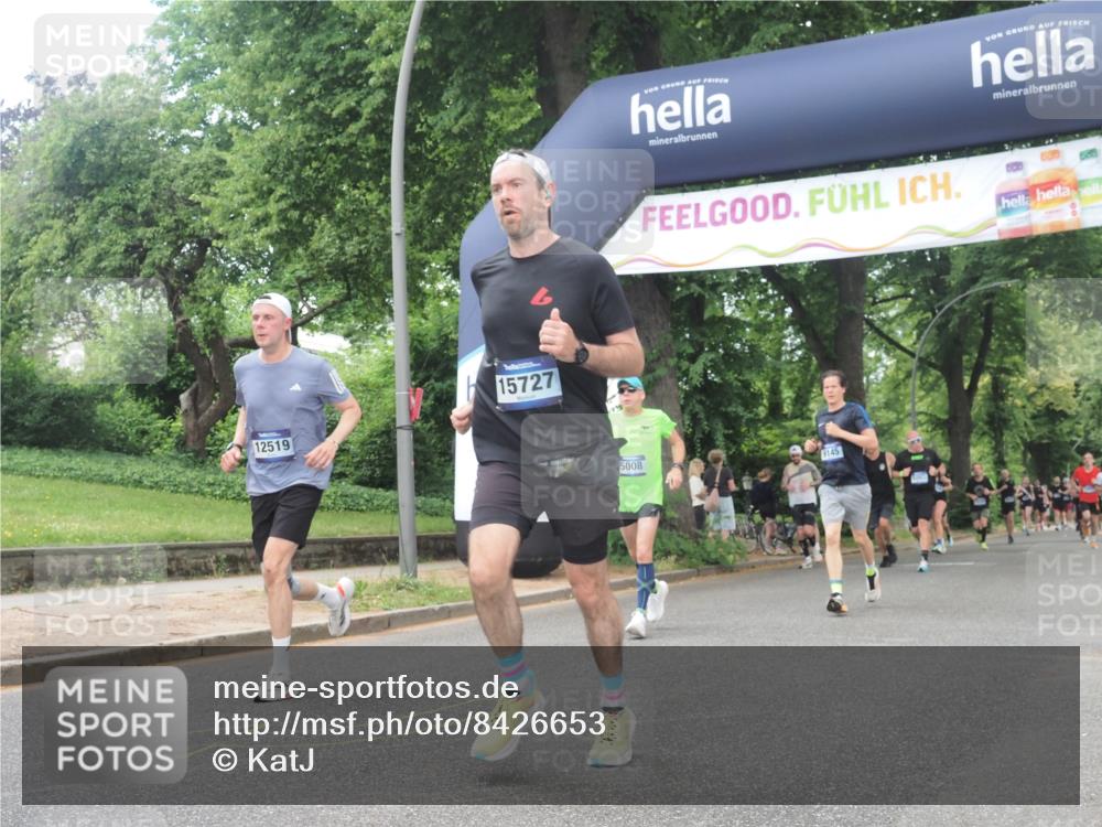 29.06.2025 - hella hamburg halbmarathon KatJ http://msf.ph/oto/8426653 29.06.2025 10:39:42 Zwischen KM18-KM19 1683, 4121, 5008 meine-sportfotos.de