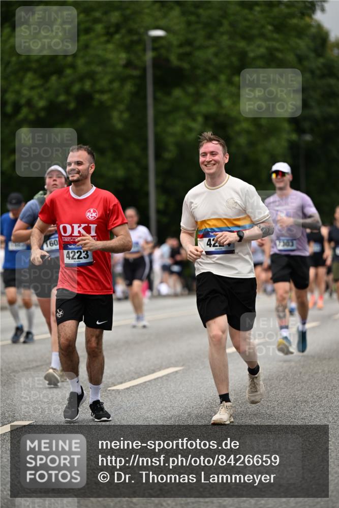 29.06.2025 - hella hamburg halbmarathon Dr. Thomas Lammeyer http://msf.ph/oto/8426659 29.06.2025 10:50:32 Kennedybrücke 1421, 1426, 1695, 1854, 1983, 2008, 2217, 2398, 2917, 3160, 3164, 4099, 4102, 4223, 4224, 5044, 6124, 6161, 6788, 7303, 7530, 7983, 8477, 10230, 10367, 10812, 11393 meine-sportfotos.de