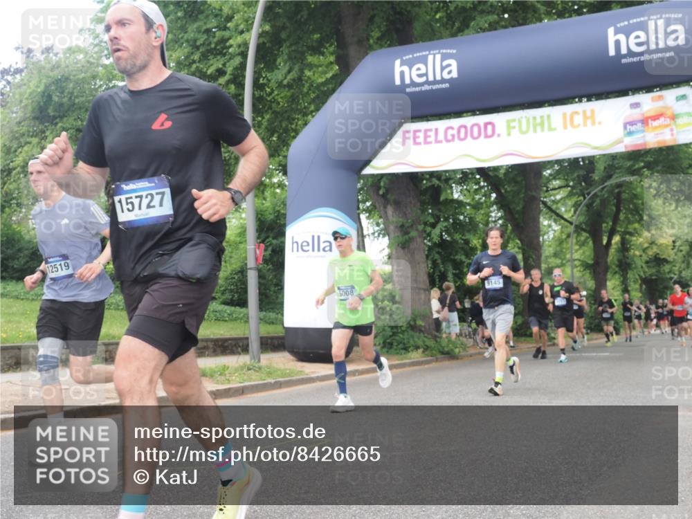 29.06.2025 - hella hamburg halbmarathon KatJ http://msf.ph/oto/8426665 29.06.2025 10:39:42 Zwischen KM18-KM19 1683, 4121, 5008 meine-sportfotos.de