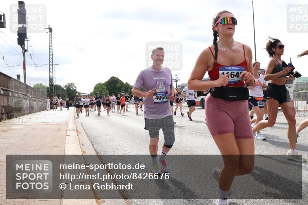 29.06.2025 - hella hamburg halbmarathon Lena Gebhardt http://msf.ph/oto/8426676 29.06.2025 10:43:31 Lombardsbrücke 64, 4056, 19043, 1878, 1023, 1149, 1155, 1310, 1400, 1467, 1788, 1816, 1878, 2103, 2158, 2267, 2361, 2733, 2971, 3074, 3238, 3329, 3390, 3518, 3597, 3638, 4056, 4177, 4302, 4367, 4680, 4866, 5192, 5201, 5214, 5268, 5370, 5610, 5720, 5755, 6012, 6036, 6096, 6226, 6334, 6440, 6931, 6971, 6973, 7043, 7197, 7205, 7206, 7461, 7489, 7504, 7872, 7926, 8000, 8058, 8135, 8184, 8233, 8408, 8435, 8504, 9072, 9639, 9641, 9644, 9704, 9831, 9976, 10083, 10097, 10200, 10202 meine-sportfotos.de