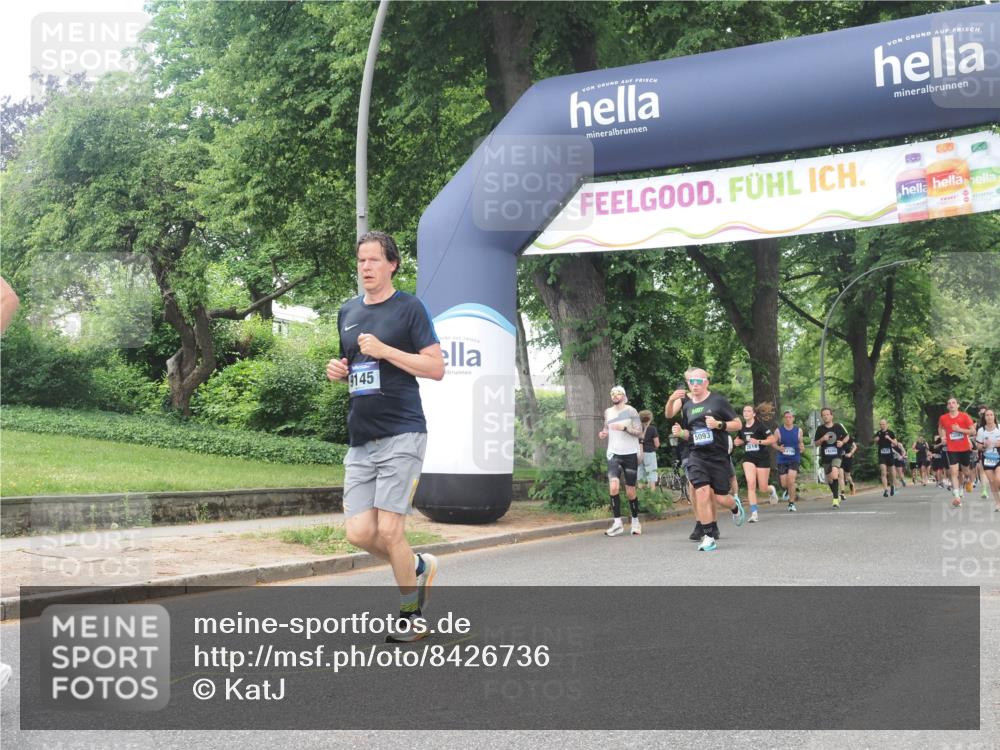29.06.2025 - hella hamburg halbmarathon KatJ http://msf.ph/oto/8426736 29.06.2025 10:39:44 Zwischen KM18-KM19 5008, 5093, 7383 meine-sportfotos.de