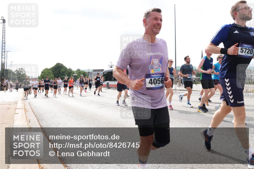 29.06.2025 - hella hamburg halbmarathon Lena Gebhardt http://msf.ph/oto/8426745 29.06.2025 10:43:32 Lombardsbrücke 31, 4056, 41, 9639, 5720, 1023, 1149, 1155, 1310, 1400, 1467, 1788, 1816, 1878, 2103, 2267, 2361, 2733, 2971, 3074, 3238, 3329, 3390, 3518, 3597, 3638, 4056, 4177, 4302, 4367, 4680, 4866, 5192, 5201, 5214, 5268, 5370, 5610, 5720, 5755, 6012, 6036, 6096, 6226, 6334, 6440, 6931, 6971, 6973, 7043, 7197, 7205, 7206, 7461, 7489, 7504, 7872, 7926, 8000, 8058, 8135, 8184, 8233, 8408, 8435, 8504, 9072, 9639, 9641, 9644, 9704, 9831, 9976, 10083, 10097, 10200, 10202 meine-sportfotos.de