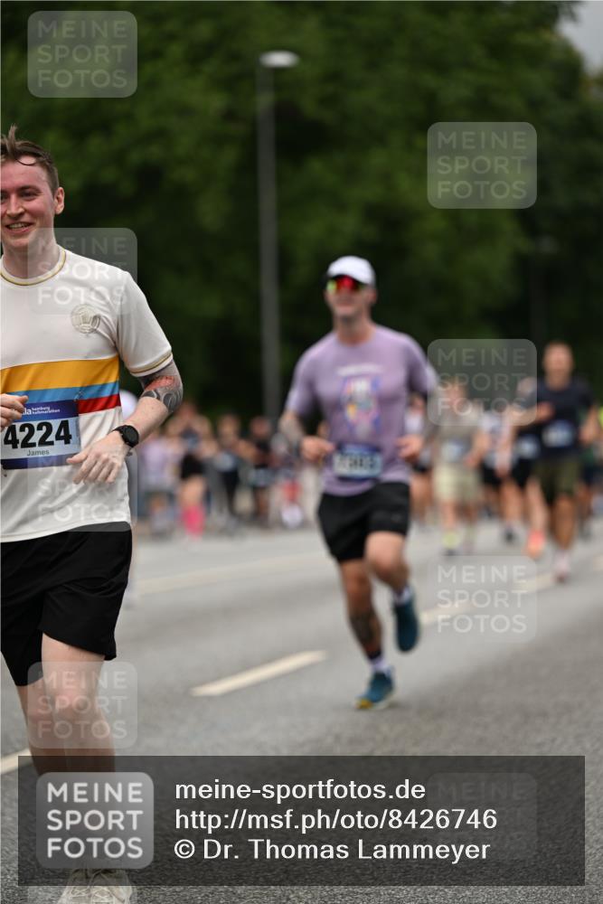 29.06.2025 - hella hamburg halbmarathon Dr. Thomas Lammeyer http://msf.ph/oto/8426746 29.06.2025 10:50:34 Kennedybrücke 1421, 1426, 1695, 1854, 1983, 2008, 2217, 2398, 2917, 3160, 3164, 4099, 4202, 4223, 4224, 4296, 5044, 6124, 6161, 6788, 7303, 7530, 7983, 8477, 9243, 10230, 10367, 10812, 11393 meine-sportfotos.de