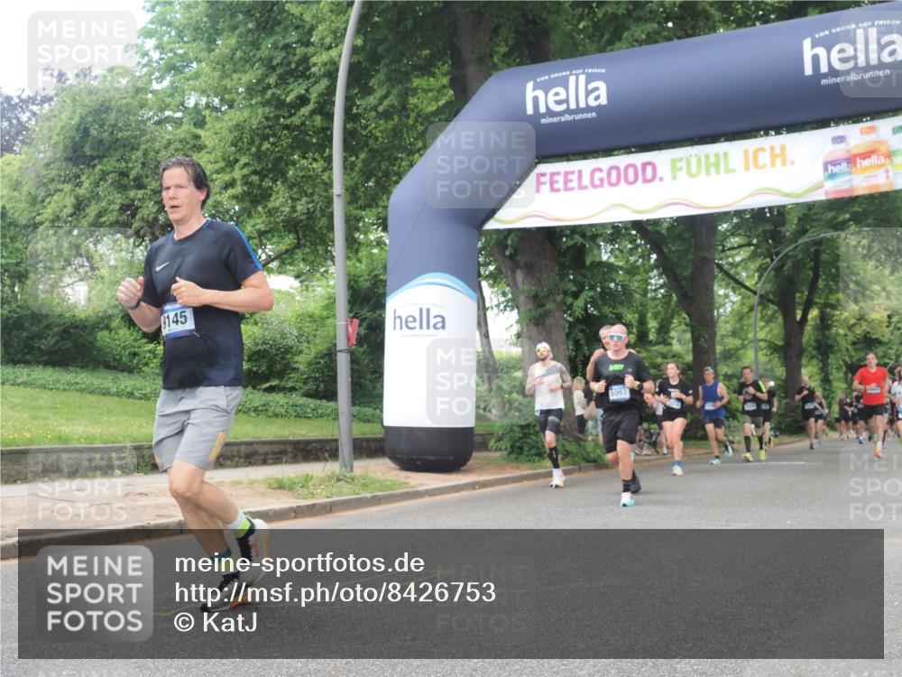 29.06.2025 - hella hamburg halbmarathon KatJ http://msf.ph/oto/8426753 29.06.2025 10:39:44 Zwischen KM18-KM19 5008, 5093, 7383 meine-sportfotos.de