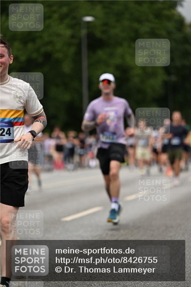 29.06.2025 - hella hamburg halbmarathon Dr. Thomas Lammeyer http://msf.ph/oto/8426755 29.06.2025 10:50:34 Kennedybrücke 1421, 1426, 1695, 1854, 1983, 2008, 2217, 2398, 2917, 3160, 3164, 4099, 4202, 4223, 4224, 4296, 5044, 6124, 6161, 6788, 7303, 7530, 7983, 8477, 9243, 10230, 10367, 10812, 11393 meine-sportfotos.de