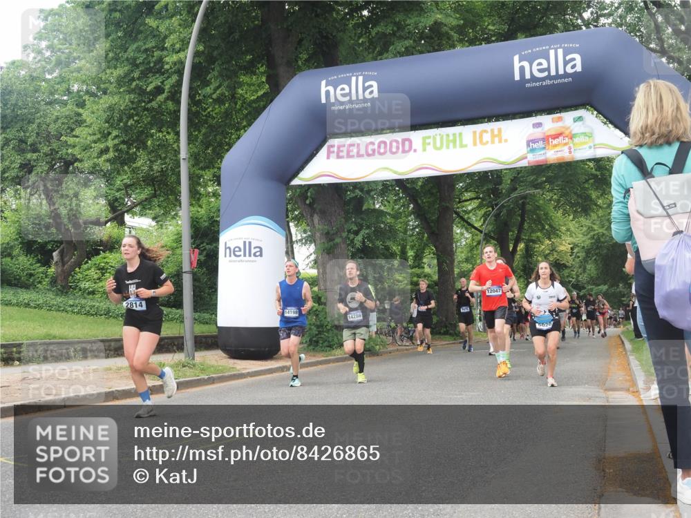 29.06.2025 - hella hamburg halbmarathon KatJ http://msf.ph/oto/8426865 29.06.2025 10:39:47 Zwischen KM18-KM19 1657, 2814, 5008, 5020, 5093, 6198, 7383 meine-sportfotos.de