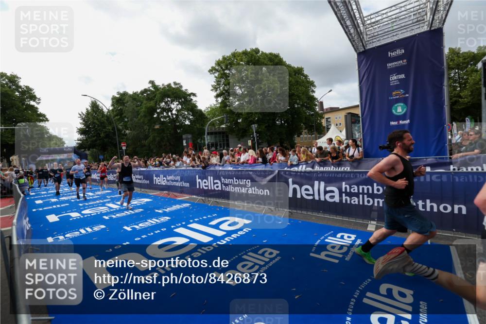 29.06.2025 - hella hamburg halbmarathon Zöllner http://msf.ph/oto/8426873 29.06.2025 10:35:32 Ziel 1344, 1889, 4050, 5269, 10771, 15390, 15931, 15959, 16695, 16811, 17612, 17826, 19022 meine-sportfotos.de