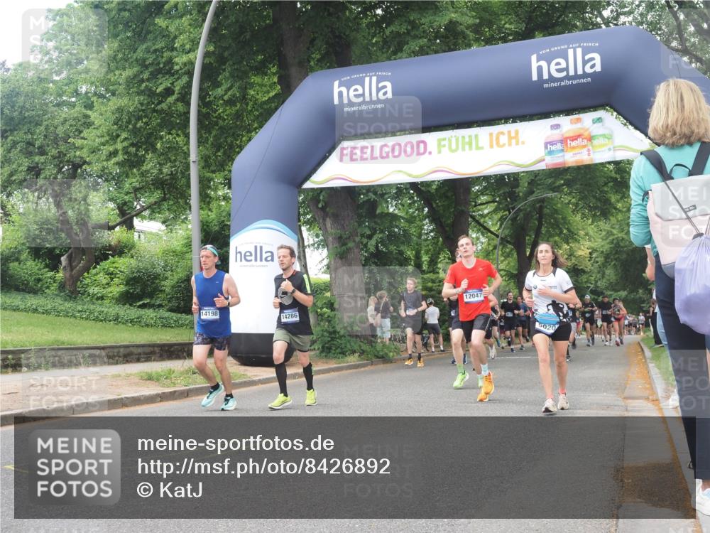 29.06.2025 - hella hamburg halbmarathon KatJ http://msf.ph/oto/8426892 29.06.2025 10:39:48 Zwischen KM18-KM19 1657, 2814, 5008, 5020, 5093, 6198, 7383 meine-sportfotos.de