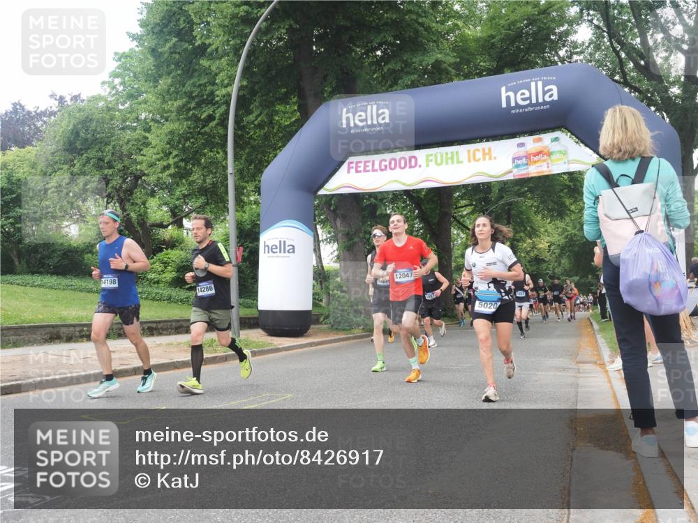 29.06.2025 - hella hamburg halbmarathon KatJ http://msf.ph/oto/8426917 29.06.2025 10:39:49 Zwischen KM18-KM19 1257, 1657, 2814, 5008, 5020, 5093, 6198, 7383, 7475 meine-sportfotos.de