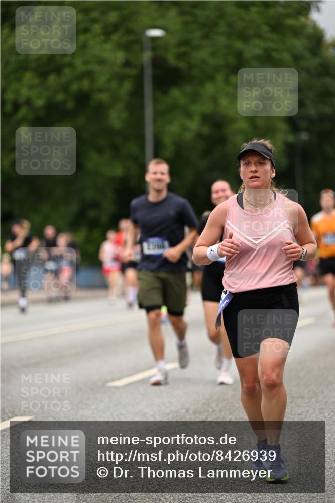 29.06.2025 - hella hamburg halbmarathon Dr. Thomas Lammeyer http://msf.ph/oto/8426939 29.06.2025 10:50:39 Kennedybrücke 1033, 1421, 1426, 1695, 1867, 1868, 1924, 1983, 2008, 2398, 2773, 2917, 3160, 3164, 4202, 4223, 4224, 4296, 4317, 4572, 5044, 6124, 6161, 7303, 7530, 8477, 9243, 9445, 10030, 10230, 10327, 10329, 10367, 10812, 11253, 11393 meine-sportfotos.de