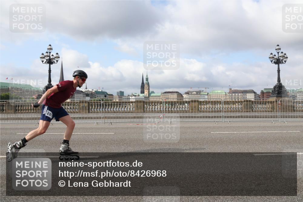 29.06.2025 - hella hamburg halbmarathon Lena Gebhardt http://msf.ph/oto/8426968 29.06.2025 08:59:03 Lombardsbrücke 281 meine-sportfotos.de