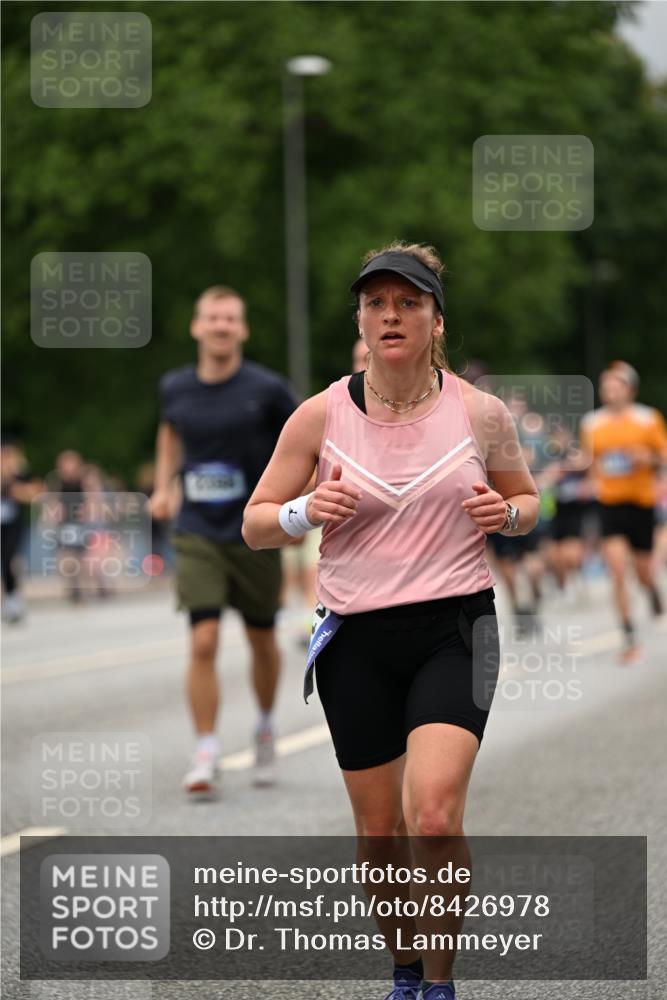 29.06.2025 - hella hamburg halbmarathon Dr. Thomas Lammeyer http://msf.ph/oto/8426978 29.06.2025 10:50:39 Kennedybrücke 1033, 1421, 1426, 1695, 1867, 1868, 1924, 1983, 2008, 2398, 2773, 2917, 3160, 3164, 4202, 4223, 4224, 4296, 4317, 4572, 5044, 6124, 6161, 7303, 7530, 8477, 9243, 9445, 10030, 10230, 10327, 10329, 10367, 10812, 11253, 11393 meine-sportfotos.de