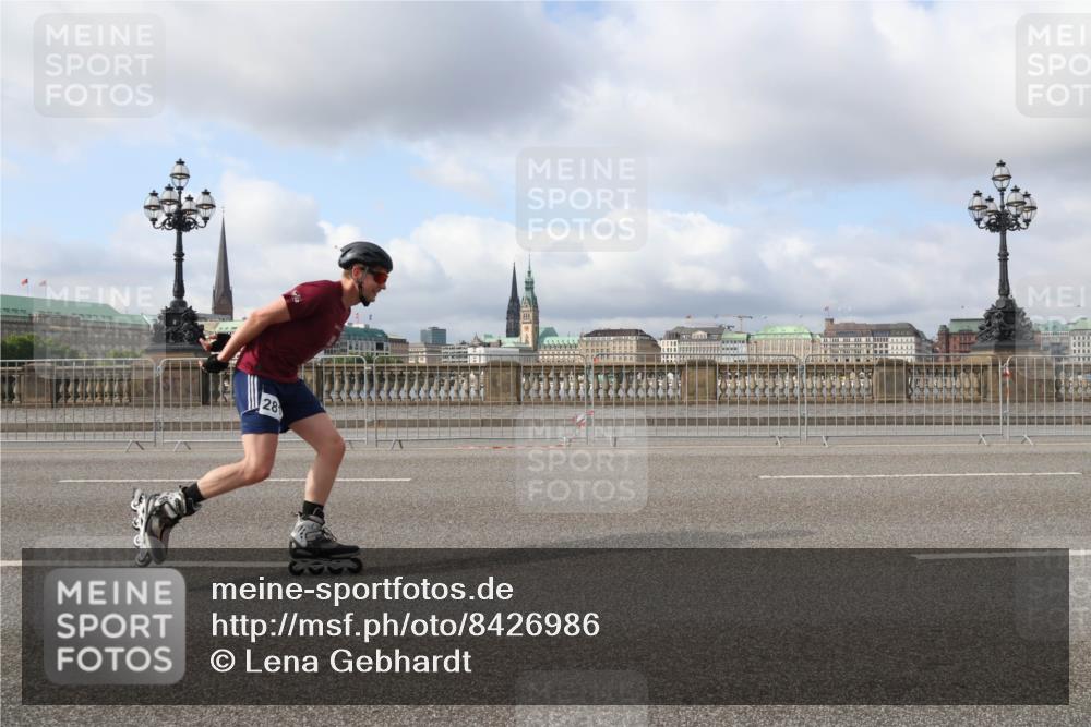 29.06.2025 - hella hamburg halbmarathon Lena Gebhardt http://msf.ph/oto/8426986 29.06.2025 08:59:03 Lombardsbrücke 28 meine-sportfotos.de