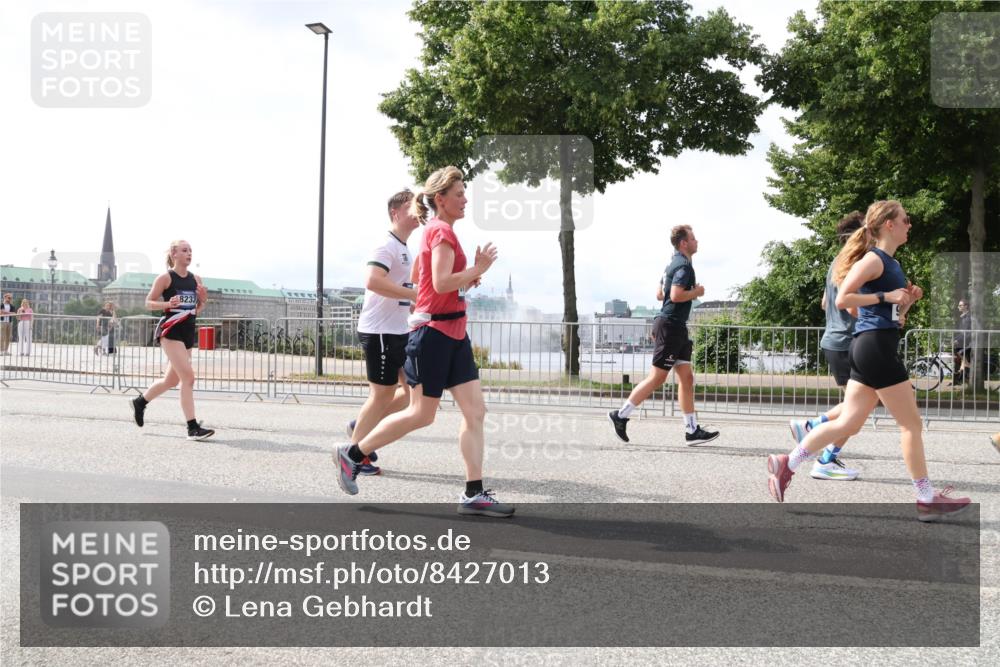 29.06.2025 - hella hamburg halbmarathon Lena Gebhardt http://msf.ph/oto/8427013 29.06.2025 10:43:34 Lombardsbrücke 1023, 1155, 1310, 1400, 1467, 1816, 1878, 2267, 2361, 2733, 2971, 3074, 3238, 3329, 3390, 3597, 3638, 4056, 4177, 4302, 4367, 4680, 4866, 5192, 5201, 5214, 5268, 5293, 5370, 5610, 5720, 5755, 5890, 6012, 6036, 6096, 6226, 6334, 6440, 6931, 6971, 6973, 7197, 7205, 7206, 7461, 7489, 7504, 7872, 7926, 8000, 8058, 8135, 8184, 8233, 8408, 8435, 8504, 9072, 9639, 9641, 9704, 9831, 9976, 10083, 10097, 10200, 10202 meine-sportfotos.de