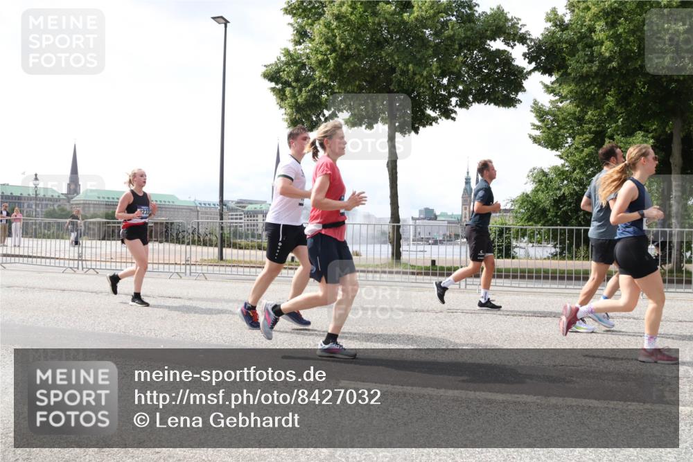 29.06.2025 - hella hamburg halbmarathon Lena Gebhardt http://msf.ph/oto/8427032 29.06.2025 10:43:34 Lombardsbrücke 233, 1023, 1155, 1310, 1400, 1467, 1816, 1878, 2267, 2361, 2733, 2971, 3074, 3238, 3329, 3390, 3597, 3638, 4056, 4177, 4302, 4367, 4680, 4866, 5192, 5201, 5214, 5268, 5293, 5370, 5610, 5720, 5755, 5890, 6012, 6036, 6096, 6226, 6334, 6440, 6931, 6971, 6973, 7197, 7205, 7206, 7461, 7489, 7504, 7872, 7926, 8000, 8058, 8135, 8184, 8233, 8408, 8435, 8504, 9072, 9639, 9641, 9704, 9831, 9976, 10083, 10097, 10200, 10202 meine-sportfotos.de