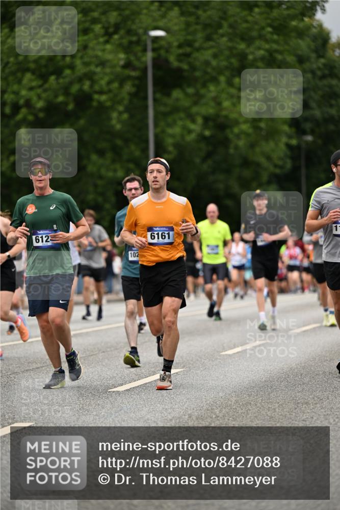 29.06.2025 - hella hamburg halbmarathon Dr. Thomas Lammeyer http://msf.ph/oto/8427088 29.06.2025 10:50:43 Kennedybrücke 1033, 1421, 1429, 1695, 1867, 1868, 1924, 1983, 2008, 2398, 2773, 2813, 2917, 3160, 3164, 3410, 4202, 4223, 4224, 4296, 4306, 4317, 4572, 5044, 5769, 5770, 6124, 6161, 7303, 8477, 9243, 9445, 10030, 10230, 10327, 10329, 10367, 10812, 11253, 11361 meine-sportfotos.de