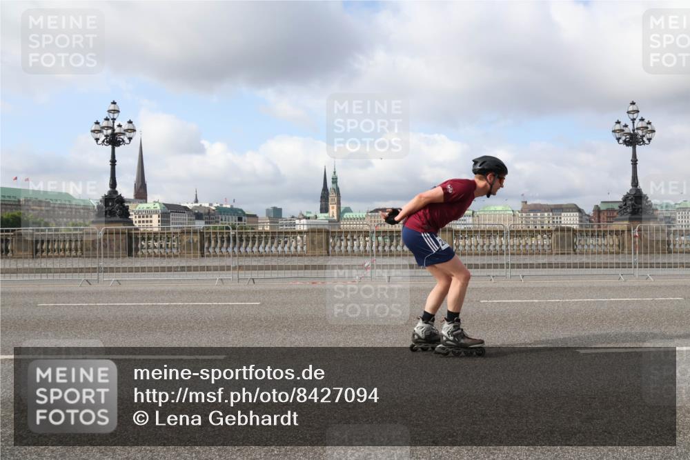 29.06.2025 - hella hamburg halbmarathon Lena Gebhardt http://msf.ph/oto/8427094 29.06.2025 08:59:03 Lombardsbrücke  meine-sportfotos.de
