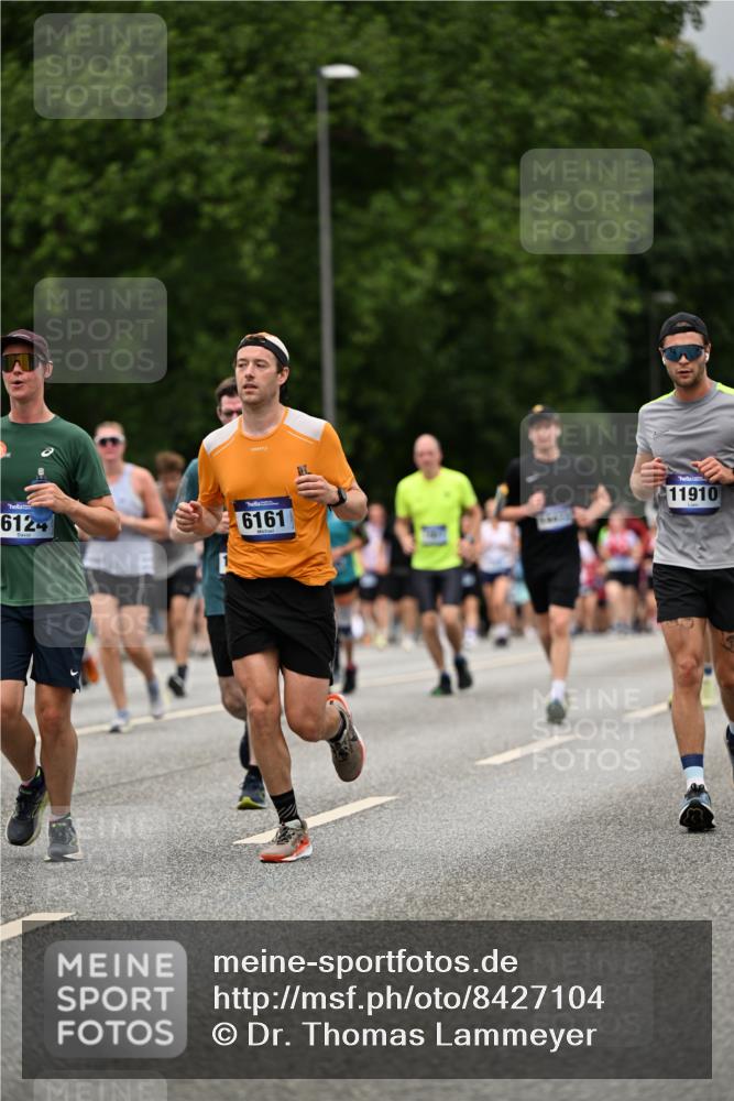 29.06.2025 - hella hamburg halbmarathon Dr. Thomas Lammeyer http://msf.ph/oto/8427104 29.06.2025 10:50:43 Kennedybrücke 1033, 1421, 1429, 1695, 1867, 1868, 1924, 1983, 2008, 2398, 2773, 2813, 2917, 3160, 3164, 3410, 4202, 4223, 4224, 4296, 4306, 4317, 4572, 5044, 5769, 5770, 6124, 6161, 7303, 8477, 9243, 9445, 10030, 10230, 10327, 10329, 10367, 10812, 11253, 11361 meine-sportfotos.de
