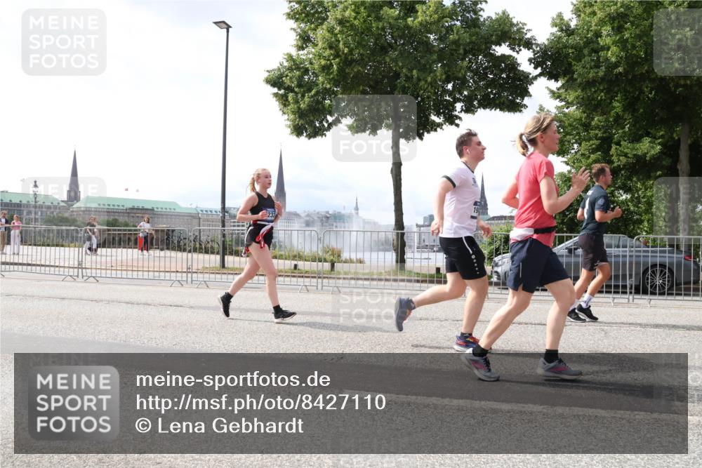 29.06.2025 - hella hamburg halbmarathon Lena Gebhardt http://msf.ph/oto/8427110 29.06.2025 10:43:35 Lombardsbrücke 19, 1023, 1155, 1310, 1400, 1467, 1816, 1878, 2267, 2361, 2733, 3074, 3238, 3288, 3329, 3390, 3597, 3638, 4056, 4177, 4302, 4367, 4680, 4866, 5192, 5201, 5214, 5293, 5370, 5610, 5720, 5755, 5890, 6012, 6036, 6096, 6226, 6334, 6440, 6931, 6971, 6973, 7197, 7205, 7206, 7461, 7489, 7504, 7872, 7926, 8000, 8058, 8135, 8184, 8233, 8408, 8435, 8504, 9072, 9639, 9641, 9704, 9831, 9976, 10083, 10097, 10200, 10202 meine-sportfotos.de