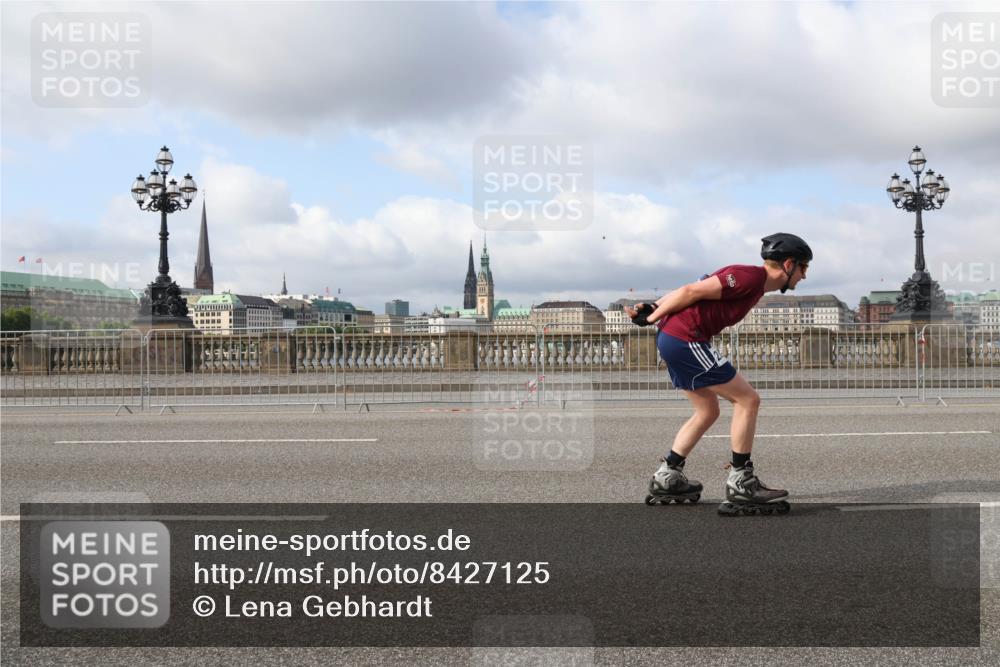 29.06.2025 - hella hamburg halbmarathon Lena Gebhardt http://msf.ph/oto/8427125 29.06.2025 08:59:03 Lombardsbrücke  meine-sportfotos.de