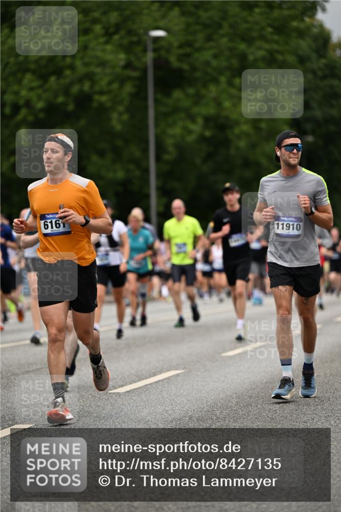 29.06.2025 - hella hamburg halbmarathon Dr. Thomas Lammeyer http://msf.ph/oto/8427135 29.06.2025 10:50:44 Kennedybrücke 1033, 1429, 1695, 1867, 1868, 1924, 1983, 2008, 2398, 2773, 2813, 2917, 3160, 3164, 3410, 4202, 4223, 4224, 4296, 4306, 4317, 4572, 5044, 5769, 5770, 6124, 6161, 7303, 8477, 9243, 9445, 10030, 10230, 10327, 10329, 10367, 10812, 11253, 11361 meine-sportfotos.de