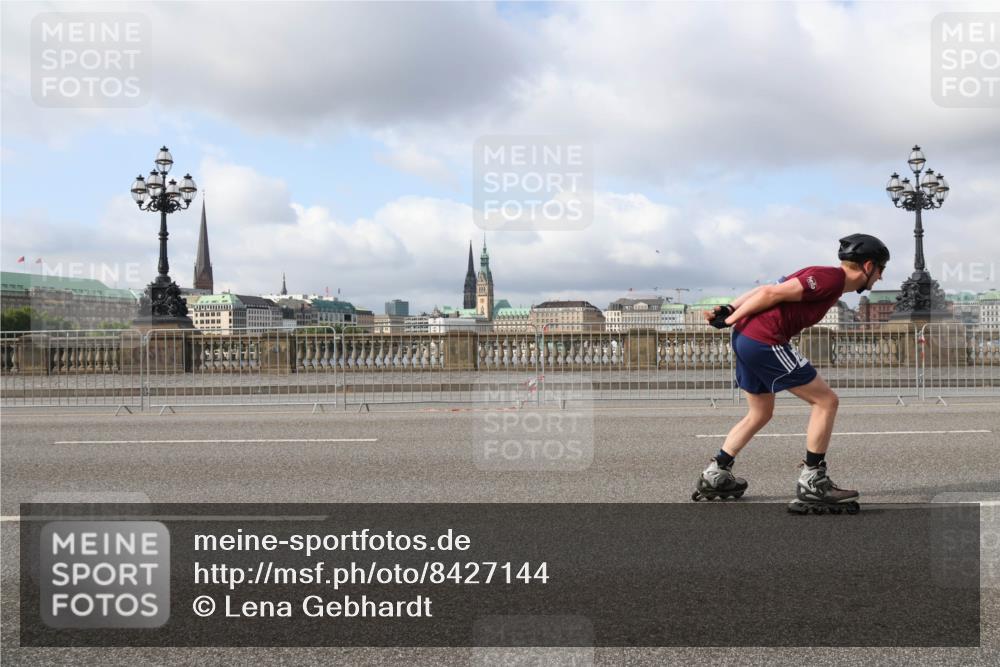 29.06.2025 - hella hamburg halbmarathon Lena Gebhardt http://msf.ph/oto/8427144 29.06.2025 08:59:03 Lombardsbrücke  meine-sportfotos.de