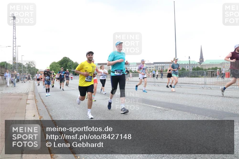 29.06.2025 - hella hamburg halbmarathon Lena Gebhardt http://msf.ph/oto/8427148 29.06.2025 10:53:44 Lombardsbrücke 1340, 6306, 1709, 1017, 1340, 1687, 1709, 1744, 1753, 1789, 1900, 1906, 1984, 2065, 2079, 2372, 2409, 2429, 2854, 3055, 3079, 3226, 3249, 3557, 4195, 4595, 4801, 5430, 5562, 5815, 5856, 5857, 5898, 5964, 6039, 6041, 6044, 6192, 6273, 6306, 6913, 6996, 7039, 7068, 7537, 7611, 7614, 7876, 7890, 8189, 8212, 8414, 8515, 8906, 8924, 9077, 9456, 9503, 9531, 9572, 9685, 9764, 9771, 9785, 10043, 10175, 10490, 11390, 12193, 12219, 12700 meine-sportfotos.de