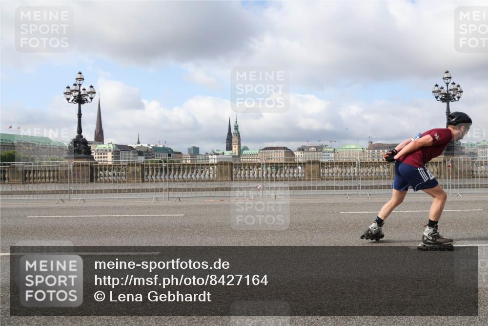 29.06.2025 - hella hamburg halbmarathon Lena Gebhardt http://msf.ph/oto/8427164 29.06.2025 08:59:03 Lombardsbrücke  meine-sportfotos.de