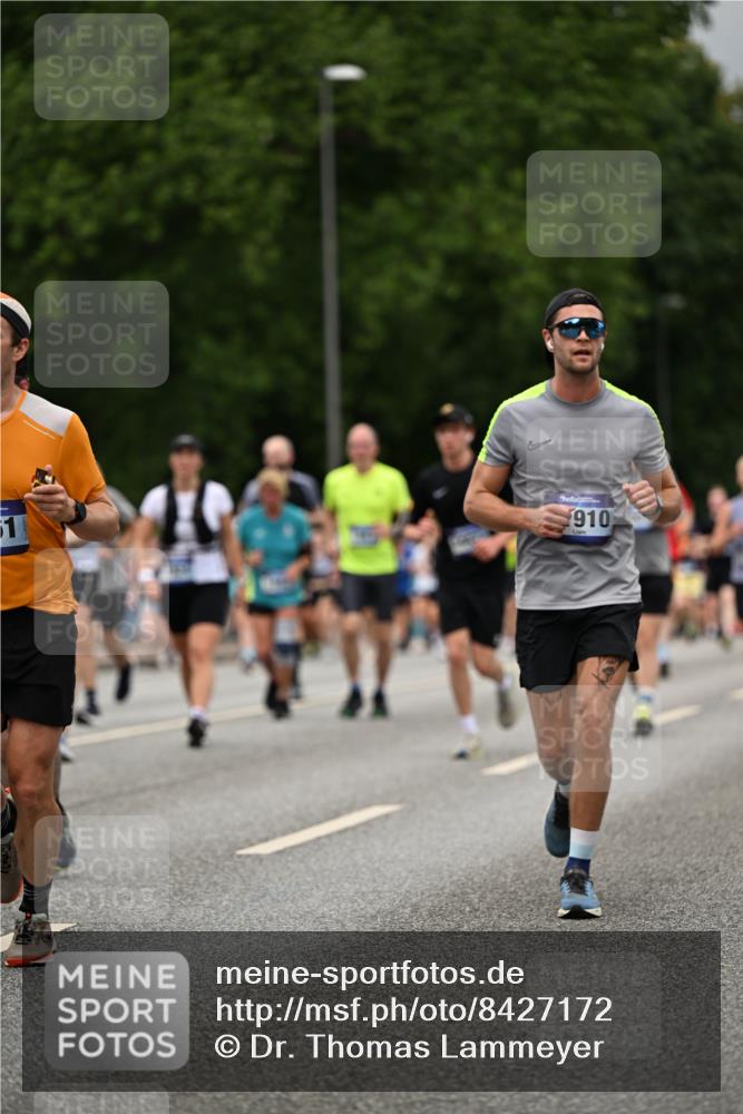29.06.2025 - hella hamburg halbmarathon Dr. Thomas Lammeyer http://msf.ph/oto/8427172 29.06.2025 10:50:44 Kennedybrücke 1033, 1429, 1695, 1867, 1868, 1924, 1983, 2008, 2398, 2773, 2813, 2917, 3160, 3164, 3410, 4202, 4223, 4224, 4296, 4306, 4317, 4572, 5044, 5769, 5770, 6124, 6161, 7303, 8477, 9243, 9445, 10030, 10230, 10327, 10329, 10367, 10812, 11253, 11361 meine-sportfotos.de