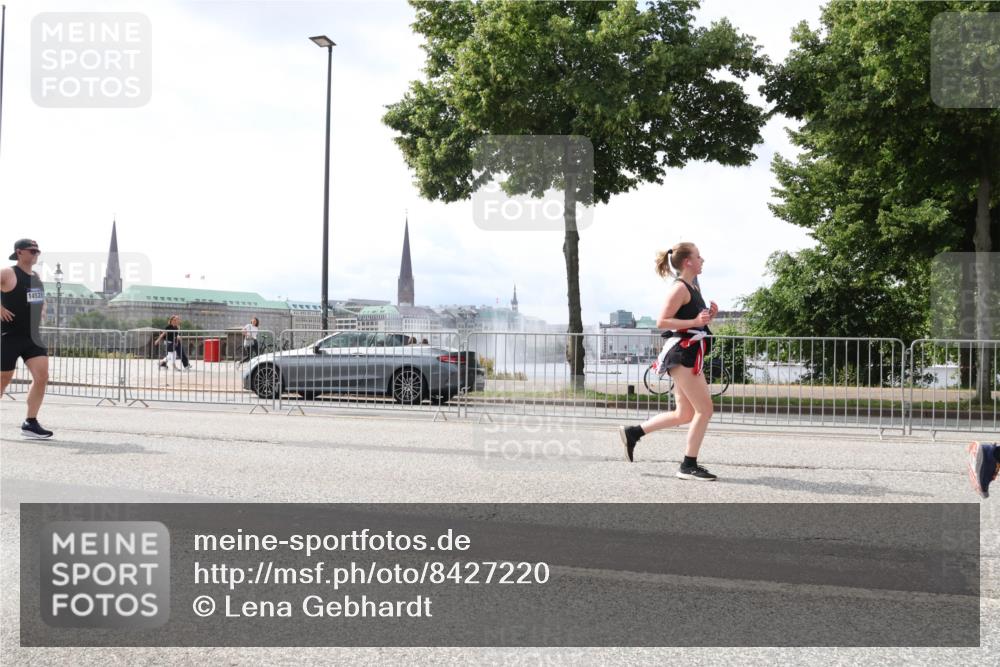 29.06.2025 - hella hamburg halbmarathon Lena Gebhardt http://msf.ph/oto/8427220 29.06.2025 10:43:36 Lombardsbrücke 14528, 1023, 1155, 1310, 1400, 1816, 1878, 2073, 2733, 3074, 3238, 3288, 3329, 3390, 3597, 3638, 4056, 4177, 4302, 4367, 4680, 4866, 5192, 5201, 5214, 5293, 5370, 5610, 5720, 5890, 6012, 6036, 6096, 6226, 6334, 6440, 6931, 6971, 6973, 7197, 7205, 7206, 7461, 7489, 7504, 7872, 7926, 8000, 8058, 8135, 8184, 8233, 8408, 8435, 8504, 9639, 9641, 9704, 9831, 9976, 10083, 10097, 10200, 10202 meine-sportfotos.de