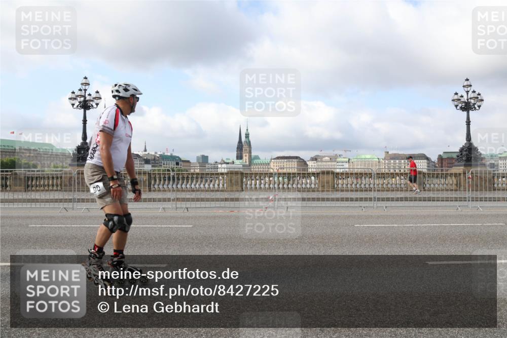 29.06.2025 - hella hamburg halbmarathon Lena Gebhardt http://msf.ph/oto/8427225 29.06.2025 08:59:12 Lombardsbrücke 90 meine-sportfotos.de