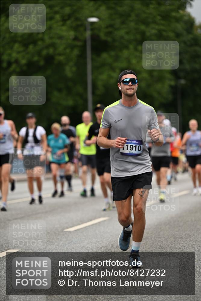 29.06.2025 - hella hamburg halbmarathon Dr. Thomas Lammeyer http://msf.ph/oto/8427232 29.06.2025 10:50:45 Kennedybrücke 1033, 1429, 1695, 1867, 1868, 1924, 1983, 2008, 2398, 2423, 2773, 2813, 2917, 3160, 3164, 3410, 4202, 4223, 4224, 4296, 4306, 4317, 4572, 5044, 5769, 5770, 6124, 6161, 7303, 8477, 8486, 9120, 9121, 9243, 9445, 10030, 10230, 10327, 10329, 10367, 10812, 11253, 11361 meine-sportfotos.de