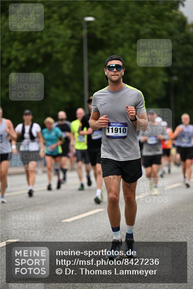 29.06.2025 - hella hamburg halbmarathon Dr. Thomas Lammeyer http://msf.ph/oto/8427236 29.06.2025 10:50:45 Kennedybrücke 1033, 1429, 1695, 1867, 1868, 1924, 1983, 2008, 2398, 2423, 2773, 2813, 2917, 3160, 3164, 3410, 4202, 4223, 4224, 4296, 4306, 4317, 4572, 5044, 5769, 5770, 6124, 6161, 7303, 8477, 8486, 9120, 9121, 9243, 9445, 10030, 10230, 10327, 10329, 10367, 10812, 11253, 11361 meine-sportfotos.de