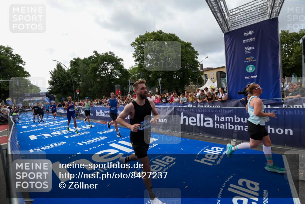 29.06.2025 - hella hamburg halbmarathon Zöllner http://msf.ph/oto/8427237 29.06.2025 10:35:39 Ziel 1344, 4062, 5269, 10384, 14841, 16123, 16695, 17612, 17826, 18841 meine-sportfotos.de