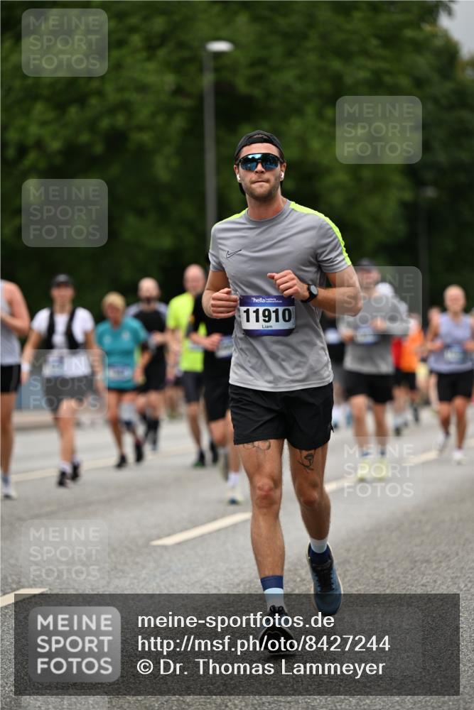 29.06.2025 - hella hamburg halbmarathon Dr. Thomas Lammeyer http://msf.ph/oto/8427244 29.06.2025 10:50:45 Kennedybrücke 1033, 1429, 1695, 1867, 1868, 1924, 1983, 2008, 2398, 2423, 2773, 2813, 2917, 3160, 3164, 3410, 4202, 4223, 4224, 4296, 4306, 4317, 4572, 5044, 5769, 5770, 6124, 6161, 7303, 8477, 8486, 9120, 9121, 9243, 9445, 10030, 10230, 10327, 10329, 10367, 10812, 11253, 11361 meine-sportfotos.de