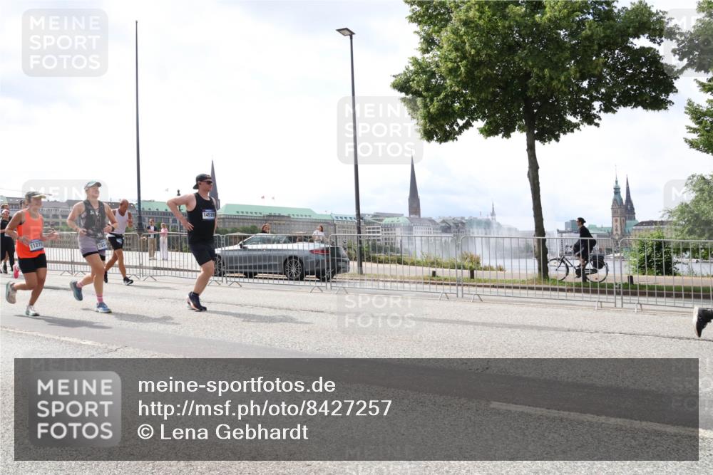 29.06.2025 - hella hamburg halbmarathon Lena Gebhardt http://msf.ph/oto/8427257 29.06.2025 10:43:36 Lombardsbrücke 11279, 191, 14528, 1023, 1155, 1310, 1400, 1816, 1878, 2073, 2733, 3074, 3238, 3288, 3329, 3390, 3597, 3638, 4056, 4177, 4302, 4367, 4680, 4866, 5192, 5201, 5214, 5293, 5370, 5610, 5720, 5890, 6012, 6036, 6096, 6226, 6334, 6440, 6931, 6971, 6973, 7197, 7205, 7206, 7461, 7489, 7504, 7872, 7926, 8000, 8058, 8135, 8184, 8233, 8408, 8435, 8504, 9639, 9641, 9704, 9831, 9976, 10083, 10097, 10200, 10202 meine-sportfotos.de