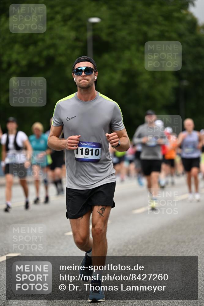 29.06.2025 - hella hamburg halbmarathon Dr. Thomas Lammeyer http://msf.ph/oto/8427260 29.06.2025 10:50:46 Kennedybrücke 1033, 1429, 1695, 1867, 1868, 1924, 1983, 2008, 2398, 2423, 2773, 2813, 2917, 3160, 3164, 3410, 4202, 4223, 4224, 4296, 4306, 4317, 4572, 5044, 5769, 5770, 6124, 6161, 8477, 8486, 9120, 9121, 9243, 9445, 10030, 10230, 10327, 10329, 10367, 11253, 11361 meine-sportfotos.de