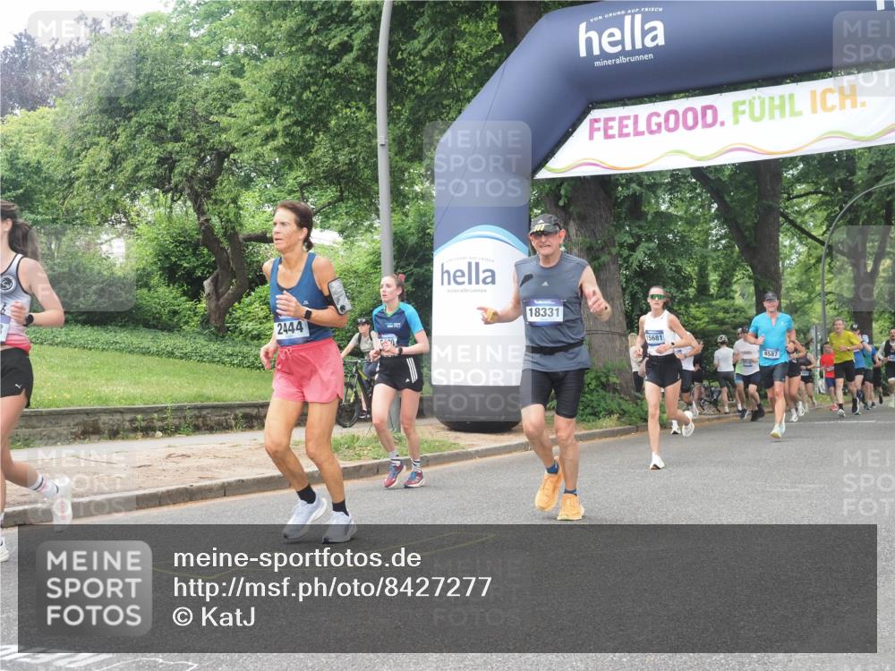 29.06.2025 - hella hamburg halbmarathon KatJ http://msf.ph/oto/8427277 29.06.2025 10:40:03 Zwischen KM18-KM19 1706, 2444, 3208, 3209, 5169, 5194, 6390, 7786, 8390 meine-sportfotos.de