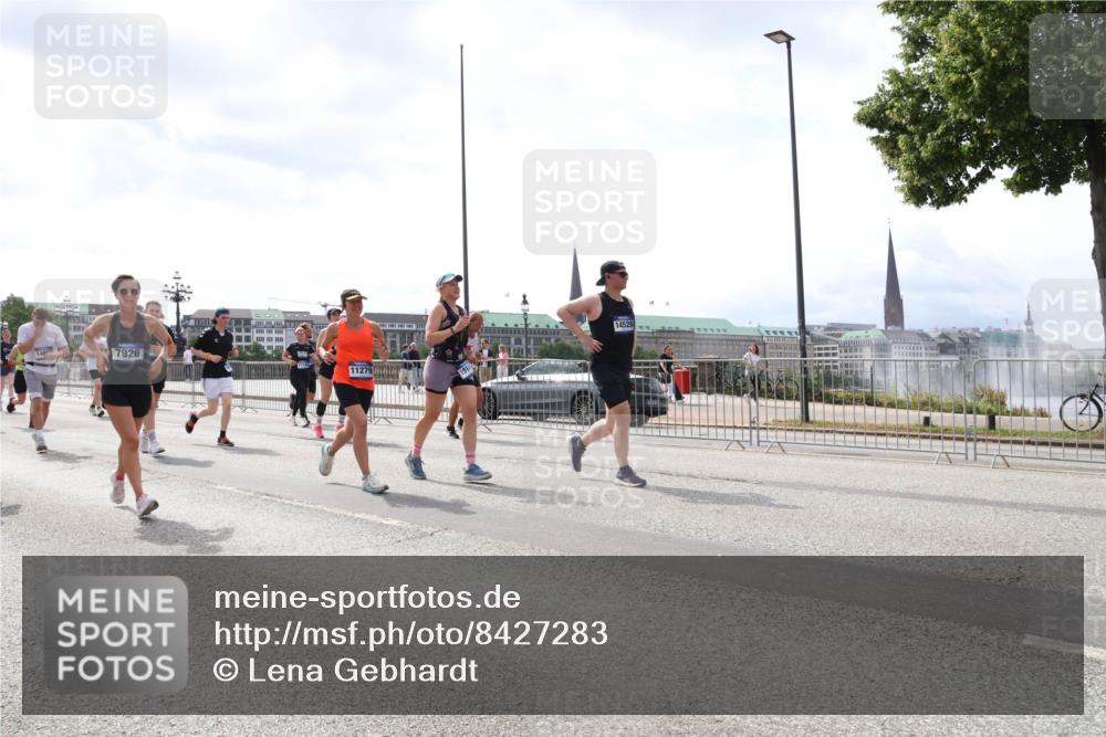 29.06.2025 - hella hamburg halbmarathon Lena Gebhardt http://msf.ph/oto/8427283 29.06.2025 10:43:36 Lombardsbrücke 7926, 11279, 14528, 1023, 1155, 1310, 1400, 1816, 1878, 2073, 2733, 3074, 3238, 3288, 3329, 3390, 3597, 3638, 4056, 4177, 4302, 4367, 4680, 4866, 5192, 5201, 5214, 5293, 5370, 5610, 5720, 5890, 6012, 6036, 6096, 6226, 6334, 6440, 6931, 6971, 6973, 7197, 7205, 7206, 7461, 7489, 7504, 7872, 7926, 8000, 8058, 8135, 8184, 8233, 8408, 8435, 8504, 9639, 9641, 9704, 9831, 9976, 10083, 10097, 10200, 10202 meine-sportfotos.de