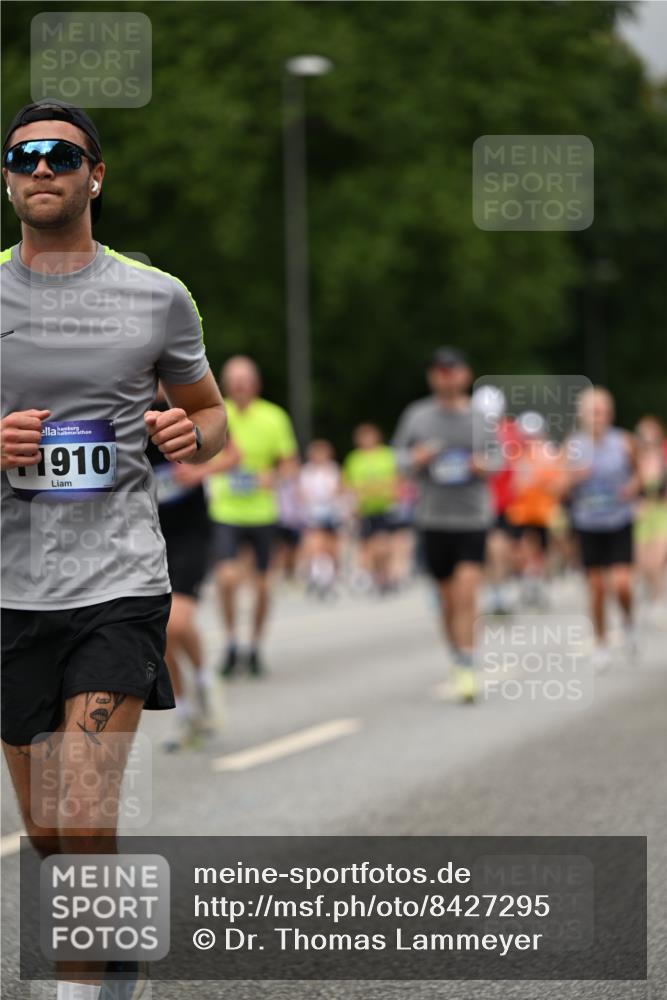 29.06.2025 - hella hamburg halbmarathon Dr. Thomas Lammeyer http://msf.ph/oto/8427295 29.06.2025 10:50:47 Kennedybrücke 1033, 1429, 1695, 1867, 1868, 1924, 1983, 2008, 2398, 2423, 2773, 2813, 2917, 3160, 3164, 3410, 4202, 4296, 4306, 4317, 4572, 5044, 5769, 5770, 6124, 6161, 6392, 8477, 8486, 9120, 9121, 9243, 9445, 10030, 10230, 10327, 10329, 10367, 11253, 11361 meine-sportfotos.de