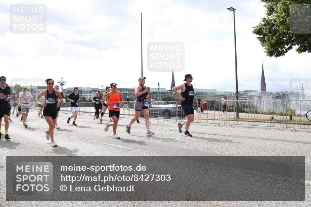 29.06.2025 - hella hamburg halbmarathon Lena Gebhardt http://msf.ph/oto/8427303 29.06.2025 10:43:36 Lombardsbrücke 367, 7926, 11279, 14528, 1023, 1155, 1310, 1400, 1816, 1878, 2073, 2733, 3074, 3238, 3288, 3329, 3390, 3597, 3638, 4056, 4177, 4302, 4367, 4680, 4866, 5192, 5201, 5214, 5293, 5370, 5610, 5720, 5890, 6012, 6036, 6096, 6226, 6334, 6440, 6931, 6971, 6973, 7197, 7205, 7206, 7461, 7489, 7504, 7872, 7926, 8000, 8058, 8135, 8184, 8233, 8408, 8435, 8504, 9639, 9641, 9704, 9831, 9976, 10083, 10097, 10200, 10202 meine-sportfotos.de