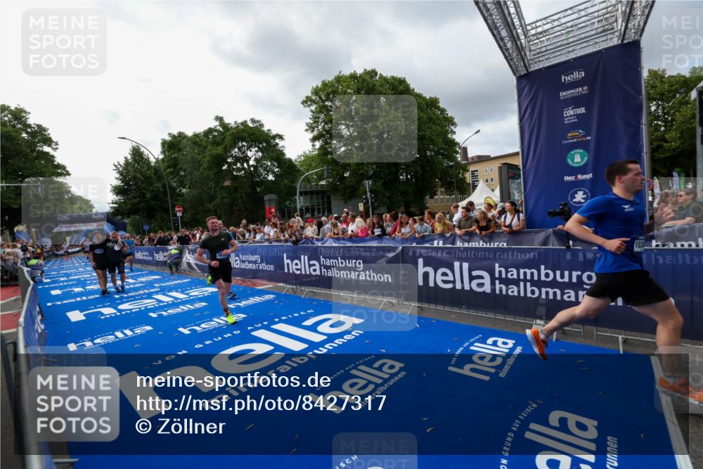 29.06.2025 - hella hamburg halbmarathon Zöllner http://msf.ph/oto/8427317 29.06.2025 10:35:42 Ziel 4062, 10384, 12462, 12899, 14841, 16123, 18841 meine-sportfotos.de
