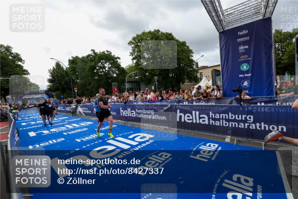 29.06.2025 - hella hamburg halbmarathon Zöllner http://msf.ph/oto/8427337 29.06.2025 10:35:43 Ziel 4062, 10384, 12462, 12899, 14841, 16123, 18841 meine-sportfotos.de